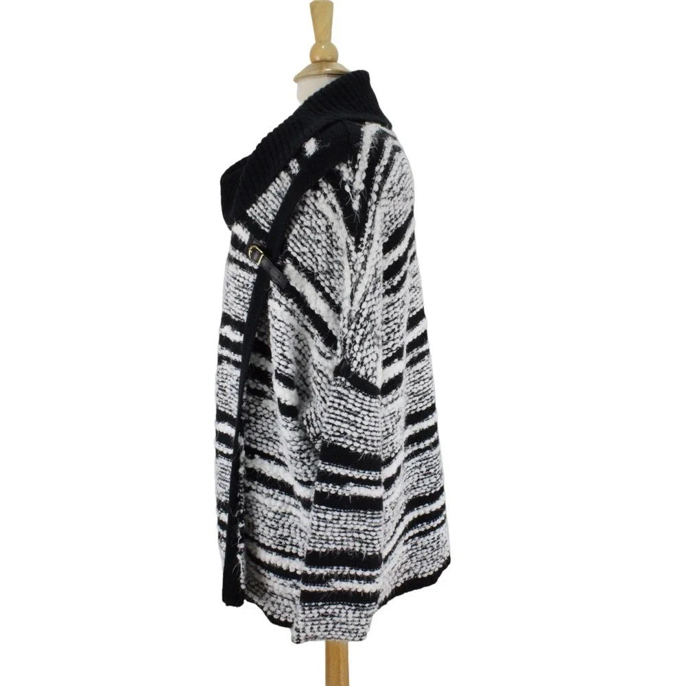 Calvin Klein Cowl Neck Sweater Cape  L/XL Black White Chunky‎ Long Sleeve